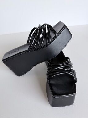 Z_Code_Z Yuli Black Platform Strappy Slide Sandals Y2K Size 7